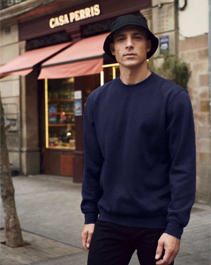 Basic Roundneck Sweatshirt Thumbnail