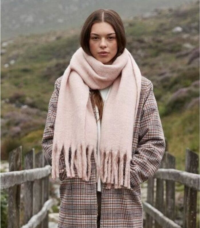 Fluffy Scarf Thumbnail